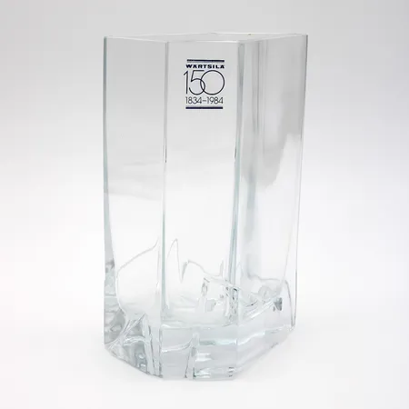 Juhlamaljakko Nuutajärvi 150v Wärtsilä, korkeus 19cm.