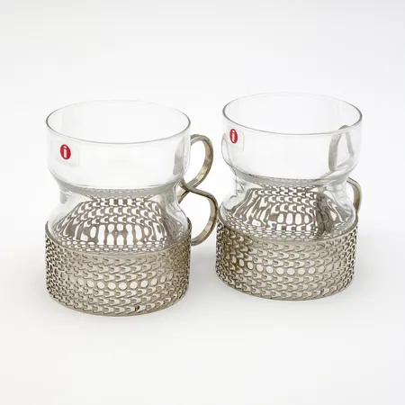 Kaksi glögilasia, Iittala, Tsaikka, design Timo Sarpaneva, korkeus 82mm.