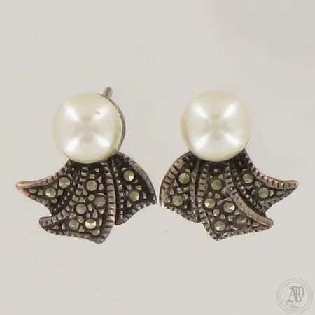 Vialliset muovihelmikorvakorut, korkeus 15mm, 925br,  Paino: 2,9 g