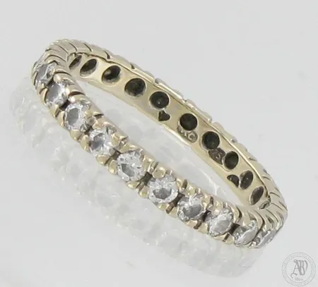 Timanttiallianssisormus 24xn.0.04ct, koko 17, 750 valkokulta,  Paino: 2,2 g