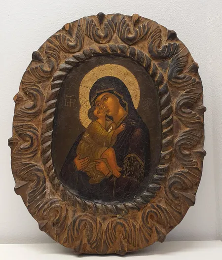 Puinen ikonitaulu, aiheena "The Virgin of Vladimir", signeerattu, mitat 3x27x33cm