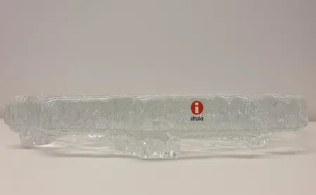 Lasikoriste, Iittala 2008, signeeraus Tapio Wirkkala, korkeus 4cm, leveys 25,5cm