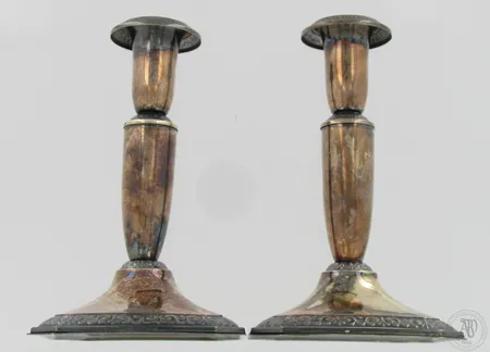 Kynttilänjalat, kaiverrettuja, korkeus 140mm, 813br,  Paino: 302,2 g