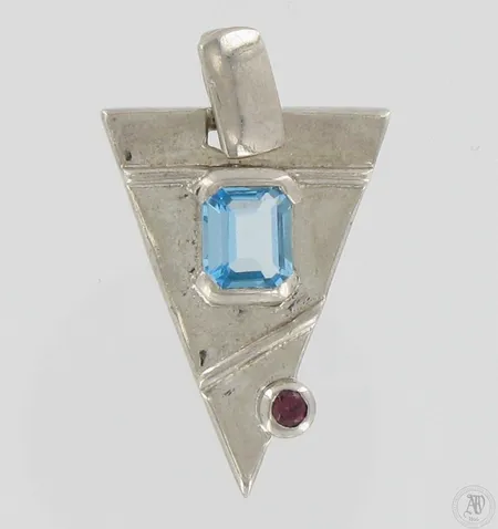 Kiviriipus, korkeus 38mm, 925br,  Paino: 12 g
