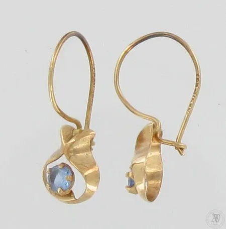 Kivikorvakorut, korkeus 19mm, 585br,  Paino: 0,7 g