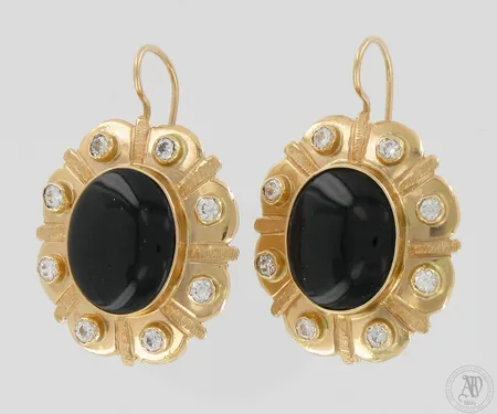 Kivikorvakorut, korkeus 45mm, leveys 30mm, 585br,  Paino: 23,5 g