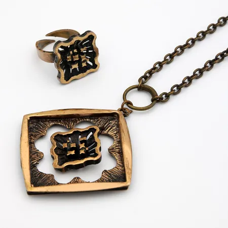 Kaulakoru ja sormus, Polar koru Finland, ketjun pituus 64cm ja sormuksen koko muunneltavissa, pronssi