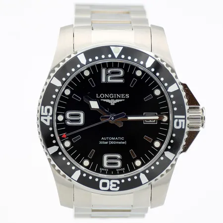 Teräsrannekello Longines Automatic Hydro Conquest, ref. L3.642.4, 43830513, taulun Ø 42mm, rannekkeen pituus 180mm, kaksi lisäpalaa. laatikko ja paperit, kellon kunto on erinomainen.