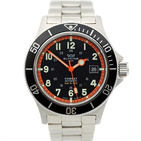 Teräsrannekello Glycine Combat SUB Automatic 20 ATM, Ref.3863, taulun Ø 42mm, hihnan pituus 180mm, kaksi hihnan lisäpalaa, laatikko.