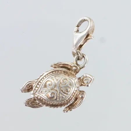 Kilpikonna-riipus, Thomas Sabo, korkeus 28mm, 925,  Paino: 3,1 g