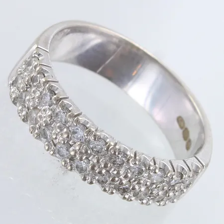 Timanttisormus 22xn.0.02ct, käytön jälkiä, koko 16¾,  585 valkokulta,  Paino: 4,5 g