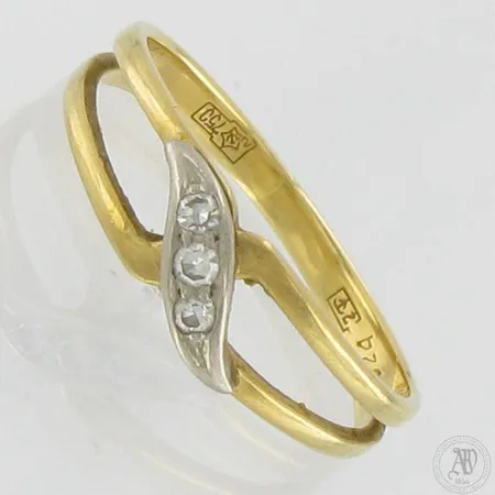 Viallinen timanttisormus 3xn.0.02ct, 750,  Paino: 2,2 g