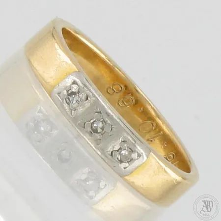 Timanttisormus 3xn.0.01ct, kaiverrettu ja käytön jälkiä, koko 17, 750br,  Paino: 4,3 g