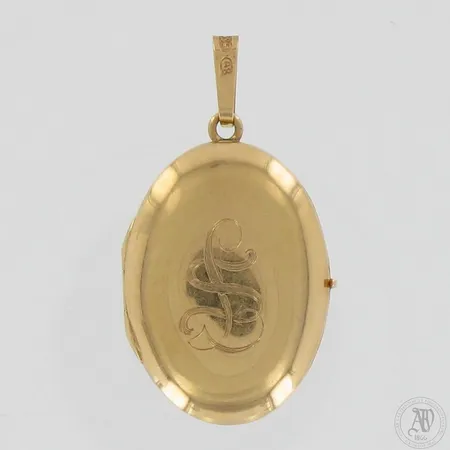 Medaljonki, kaiverrettu ja käytön jälkiä, korkeus 40mm, 585,  Paino: 4,5 g