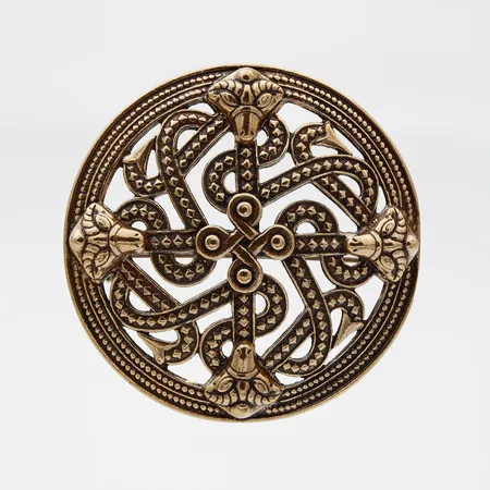 Rintaneula, Kalevala Koru, Viikinkiaikainen solki, Ø 49mm, pronssia, rasia