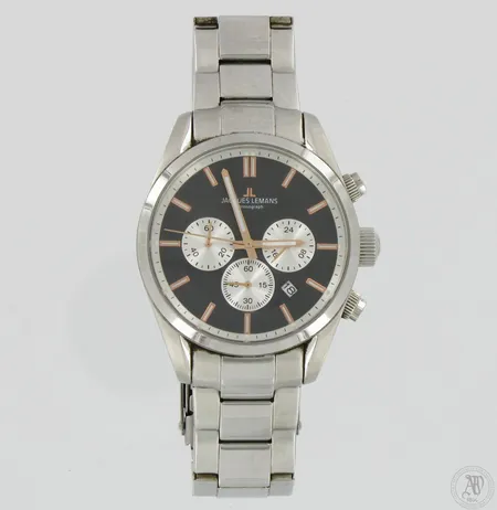 Teräsrannekello Jacques Lemans, 42-6.1, quartz, taulun Ø 42mm, rannekkeessa käytön jälkiä.