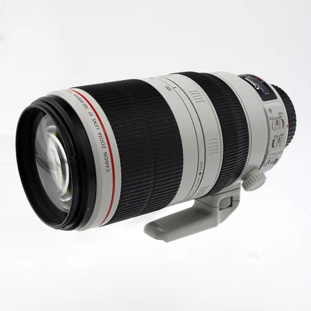 Teleobjektiivi, Canon EF 100-400mm f/4.5-5.6L IS II USM, linsissä pieniä naarmuja, jalustapanta, vastavalosuoja, tulpat molempiin päihin, suojalaukku