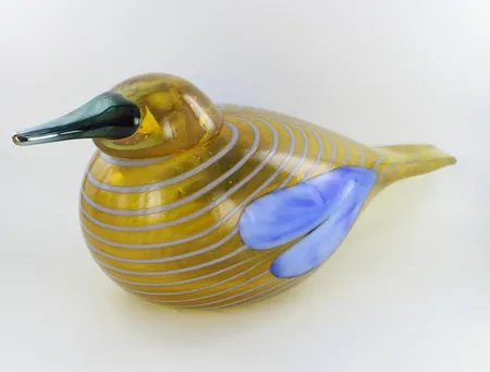 Lasilintu Nuutajärvi, design Oiva Toikka, Vuosilintu 2004 Sinisotka, pituus 240, signeeraus O. Toikka Nuutajärvi 2004