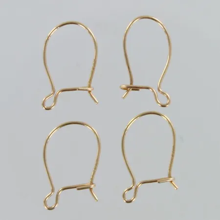 Neljä viallista korvakorua, korkeus 13mm, 585,  Paino: 0,4 g