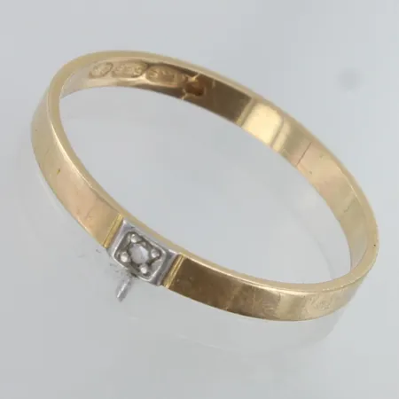 Timanttisormus 1xn.0.01ct, kaiverrettu, käytön jälkiä, koko 17½, 585br,  Paino: 1,1 g