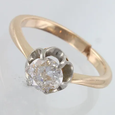 Viallinen timanttisormus 1xn.0.90ct, kiveä korjattu, timantissa lasi-täytettä, sormuksen runko poikki, koko 17¾, 585, paino 3,8g Paino: 3,8 g