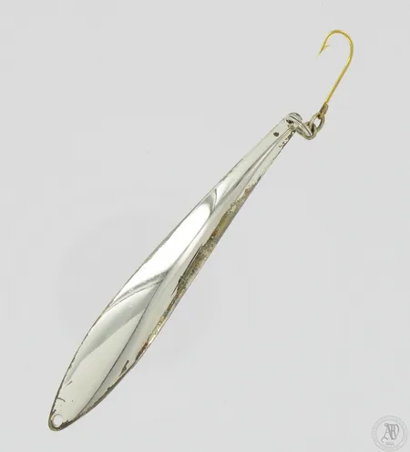 Hopeauistin, kaiverrettu, korkeus 90mm, 830br,  Paino: 9,2 g