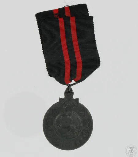Talvisodan muistomitali 1939-1940, Kunnia Isänmaa, Ø 31mm