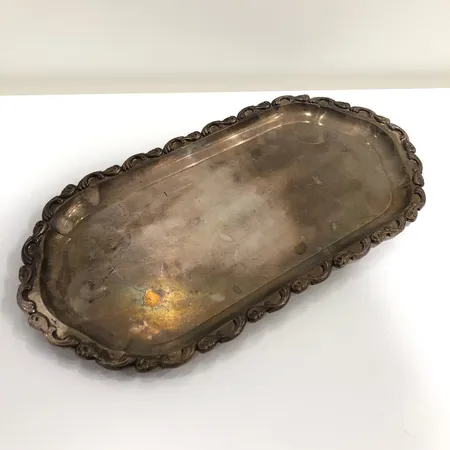 Hopeinen rajoiluastia, käytön jälkiä, mitat 272x140mm, 830,  Paino: 276,7 g