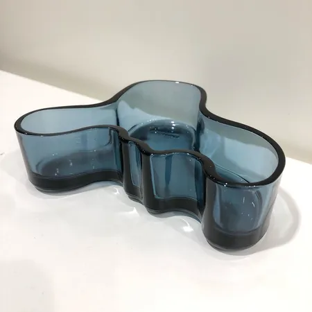 Aalto-malja, design Alvar Aalto, korkeus 35mm, leveys 140mm, sininen 
