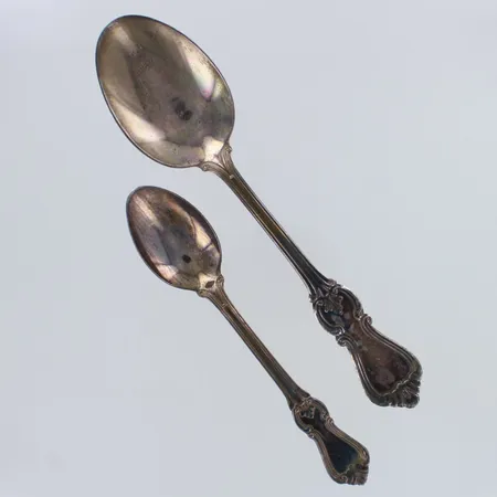 Kaksi lusikkaa, pituudet 125-160mm, 830,  Paino: 55,8 g