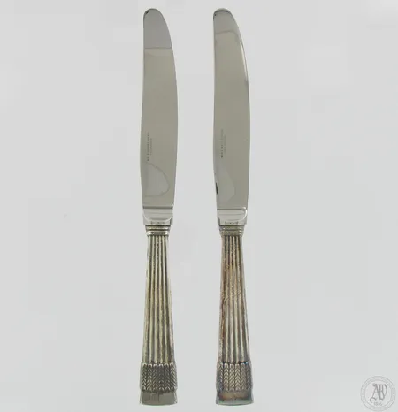 Kaksi veistä, Tähkä, korkeus 210mm, 830br,  Paino: 130,8 g