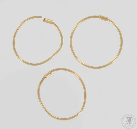 Kolme korvarengasta, Ø 15mm, käytön jälkiä, 585,  Paino: 0,6 g