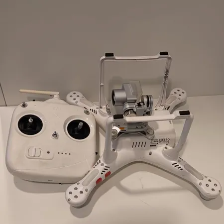 Kuvauskopteri DJI Phantom 3 SE, ohjain, virtalähde, reppu, ostopäivä 13.04.2020 Lähetetään postipakettina.