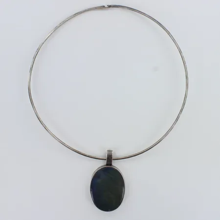 Spektroliitti-kaulakoru, Kaunis Koru, käytön jälkiä, riipuksen korkeus 56mm, Ø140mm, 925br, Paino: 33,1 g