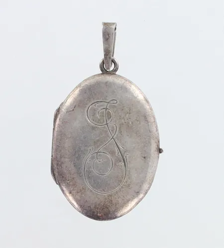 Medaljonki, kaiverrettu, korkeus 40mm, 830,  Paino: 5,6 g
