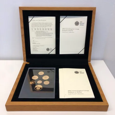 Kultarahakokoelma The Royal Mint, "2008 United Kindom Coinage Emblems of Britain" Gold Proof Collection, salkku ja todistukset, 917, yht. paino 84,76g.