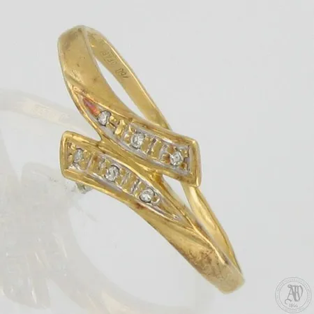 Viallinen timanttisormus 6xn.0.005ct, 750,  Paino: 1,5 g