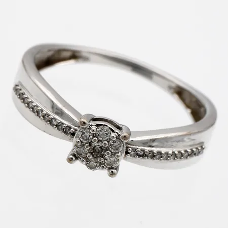 Timanttisormus 1xn.0.02ct 6xn.0.01ct ja 22xn.0.003ct, koko 18, Kultajousi Oy, 585 valkokulta, Paino: 2,5 g