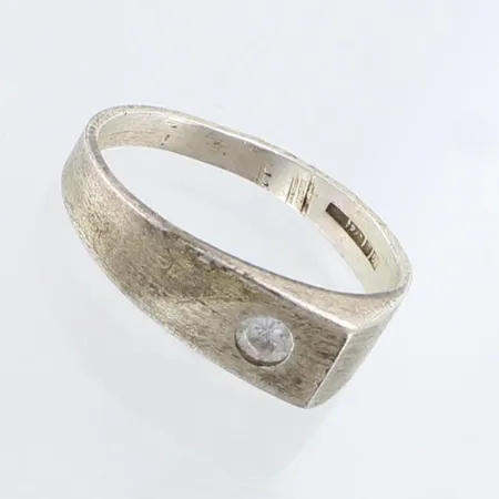 Kivisormus, käytön jälkiä, 21½. 925br,  Paino: 4 g
