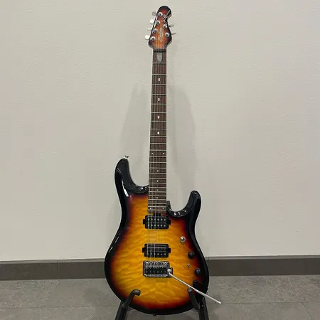 Sähkökitara Sterling by Music Man John Petrucci signature model.Made in Indonesia, pehmeä laukku Ei lähetetä