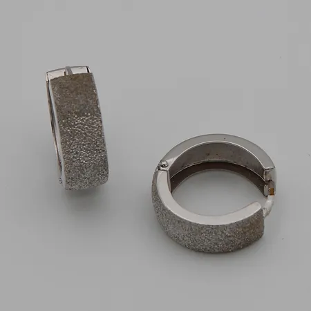 Korvarenkaat, Ø 17mm, 585 valkokultaa,  Paino: 3,4 g