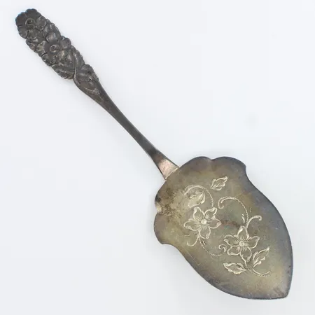 Kuvioitu kakkulapio, kaiverrettu, käytön jälkiä, pituus 180mm, 813h,  Paino: 32,1 g