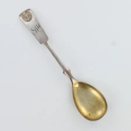 Sokerilusikka, Musla, kaiverrettu, käytön jälkiä, pituus 131mm, 813h,  Paino: 15,8 g