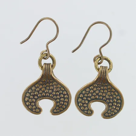 Korvakorut, Kalevala Koru, käytön jälkiä, korkeus 33mm, pronssia, 