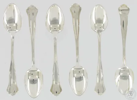 Kuusi kahvilusikkaa, Chippendale, kaiverrettu ja käytön jälkiä, pituus 117mm, 830,  Paino: 76,5 g