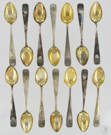 14 lusikkaa, pituus 124mm, 813-830,  Paino: 189,1 g