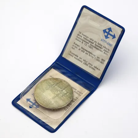 Juhlaraha, Suomen itsenäisyyden kunniaksi 1917-1967, nimellisarvo 10mk, 900,   Paino: 23,9 g