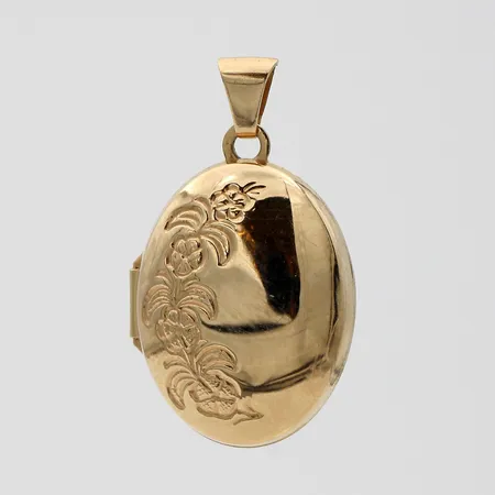 Medaljonki, korkeus 26mm ja leveys 16mm, 585,  Paino: 2 g