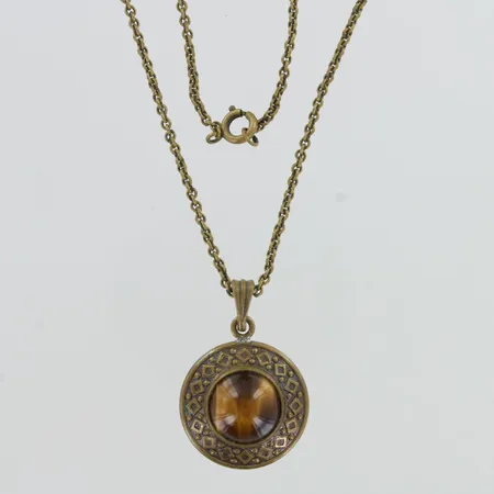 Kivikaulakoru, Kalevala Koru, ketjun pituus 44cm, riipuksen korkeus 32mm, pronssia 