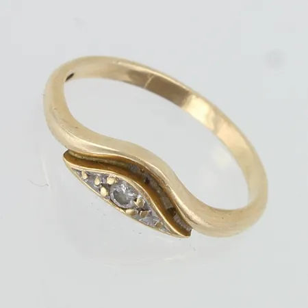 Timanttisormus 1xn.0.03ct, käytön jälkiä, koko 17, 585,  Paino: 2,4 g